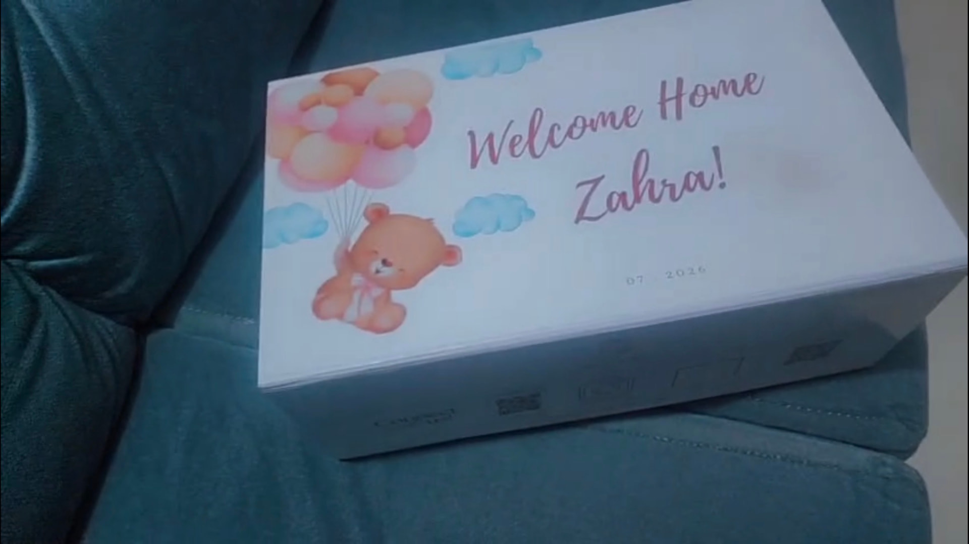 Personalised welcome home baby gift box with teddy bear and balloons — Welcome Home Zahra!